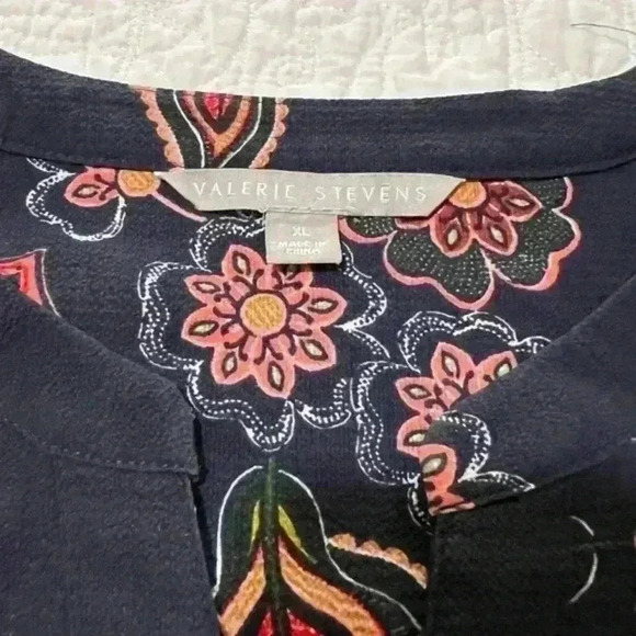 Valerie Stevens Navy Paisley/Floral Shirt Size XL - Picture 2 of 6